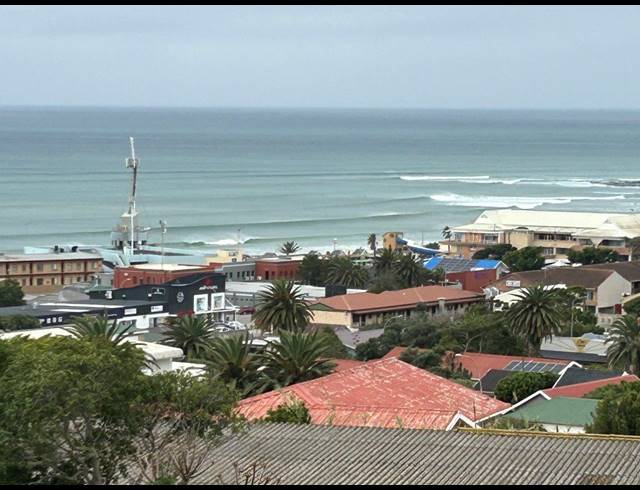 2 BEDROOM APARTMENT FOR SALE IN JEFFREYS BAY CENTRAL